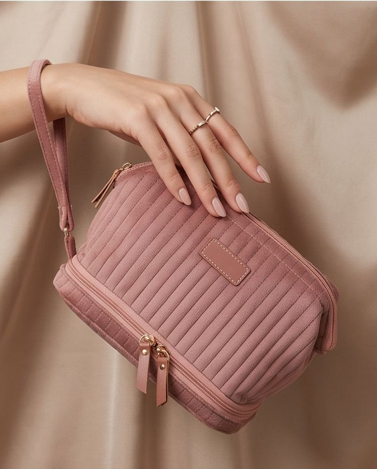 Necessaire Aveludada Matelassê 2 Bolsos com Zíper | Rosa