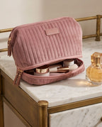Necessaire Aveludada Matelassê 2 Bolsos com Zíper | Rosa